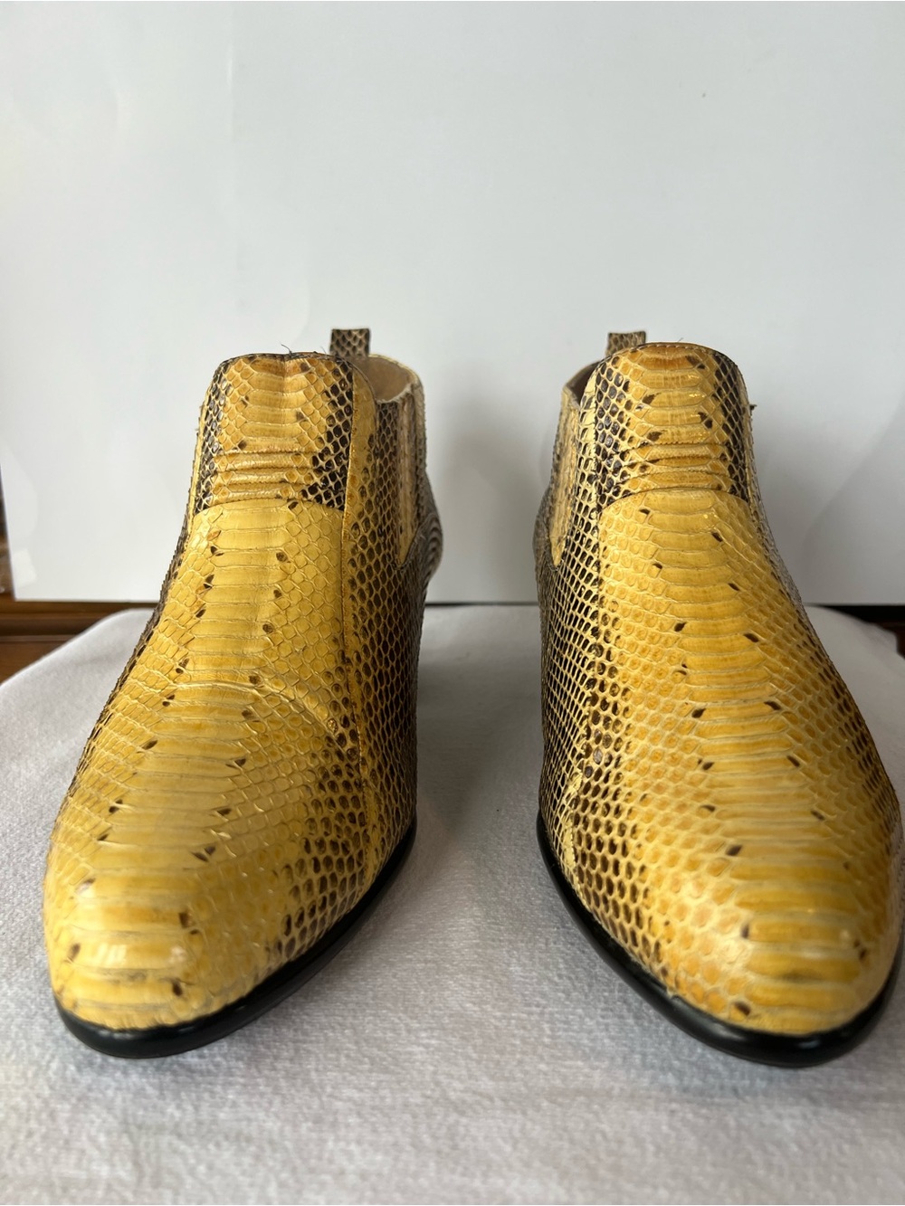 Giorgio Brutini Yellow Snakeskin-Pattern Chukka Boots